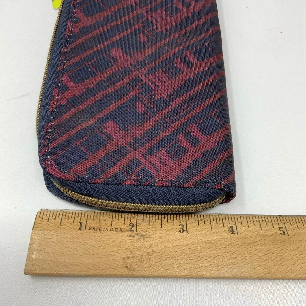 Travelon Wallet RFID Blocking Clutch Wristlet Red & Blue Art‎ Pattern Zip Around